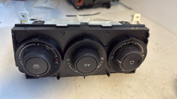 Commande chauffage PEUGEOT 308 1 SW PHASE 2 BREAK Diesel - Image 2
