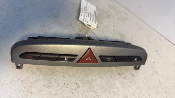 Bouton de warning PEUGEOT 308 1 SW PHASE 2 BREAK Diesel - Image 3