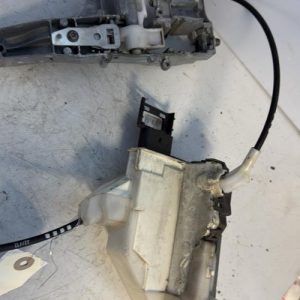 Serrure avant droit PEUGEOT 308 1 SW PHASE 2 BREAK Diesel - Image 1