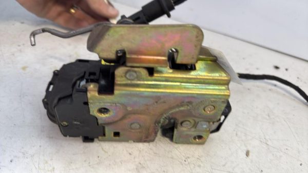 Serrure avant droit AUDI A6 2 PHASE 1 Diesel - Image 2