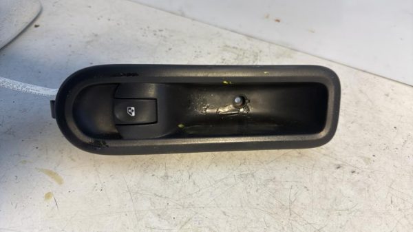 Interrupteur de leve vitre avant droit RENAULT CLIO 3 PHASE 2 Diesel - Image 4