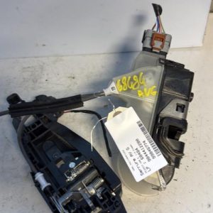 Serrure avant gauche PEUGEOT 208 2 Diesel - Image 1