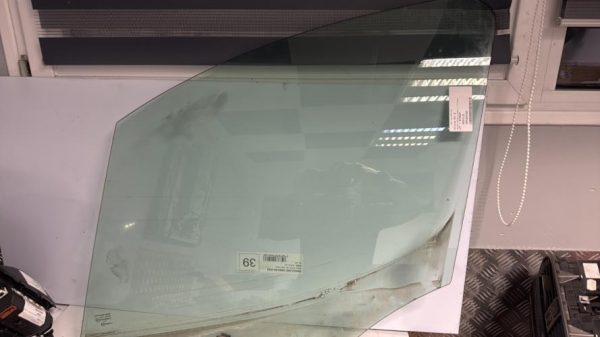 Vitre avant gauche PEUGEOT PARTNER 2 PHASE 2 Diesel - Image 1