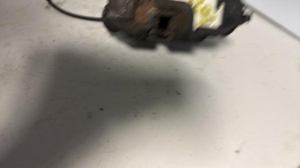 Serrure avant gauche RENAULT CLIO 3 PHASE 2 Diesel - Image 2