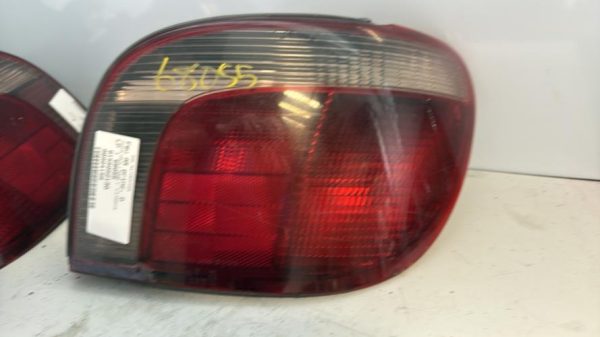 Feu arriere principal droit (feux) TOYOTA YARIS 1 PHASE 1 Essence - Image 3