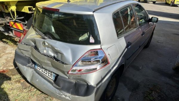 Moteur essuie glace avant RENAULT MEGANE 2 PHASE 2 Diesel - Image 4