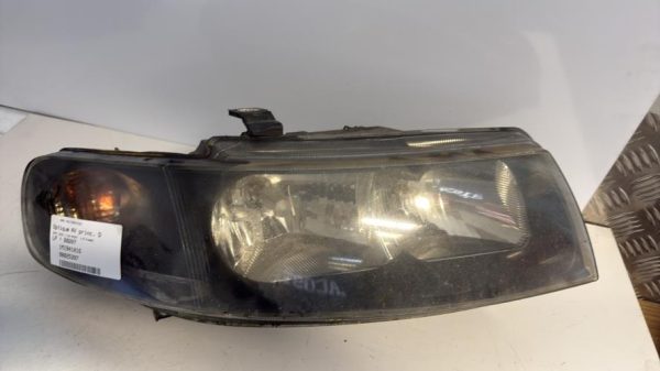 Optique avant principal droit (feux)(phare) SEAT LEON 1 Diesel - Image 1