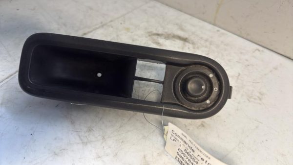 Commande retroviseurs RENAULT CLIO 3 PHASE 1 Diesel - Image 2
