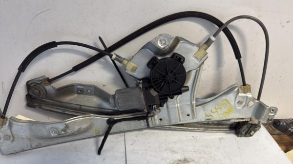Leve vitre electrique avant gauche RENAULT CLIO 3 PHASE 1 Diesel - Image 1