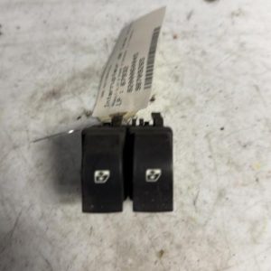Interrupteur de leve vitre avant gauche RENAULT CLIO 2 PHASE 2 Essence - Image 1