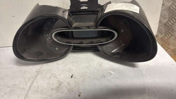Compteur RENAULT CLIO 4 PHASE 2 Diesel - Image 3