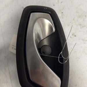 Poignee interieur avant gauche RENAULT CLIO 4 PHASE 2 Diesel - Image 1