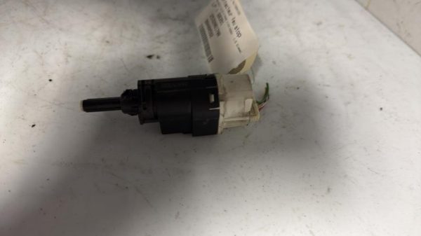 Contacteur feu stop RENAULT CLIO 4 PHASE 2 Diesel - Image 1
