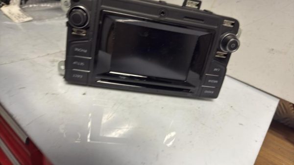 Autoradio d'origine VOLKSWAGEN POLO 5 PHASE 2 Diesel - Image 1