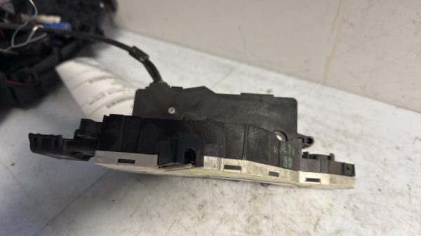 Serrure avant droit PEUGEOT 207 PHASE 1 Essence - Image 1