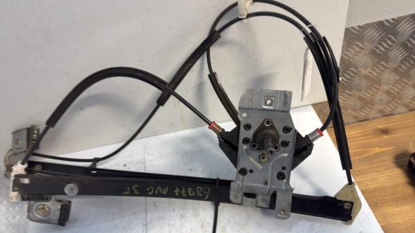 Mecanisme de leve vitre electrique avant gauche VOLKSWAGEN POLO 3 PHASE 2 Essence - Image 1