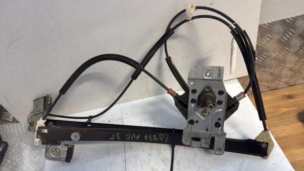 Mecanisme de leve vitre electrique avant gauche VOLKSWAGEN POLO 3 PHASE 2 Essence - Image 4