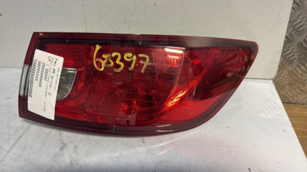 Feu arriere principal droit (feux) RENAULT CLIO 4 PHASE 2 Diesel - Image 2