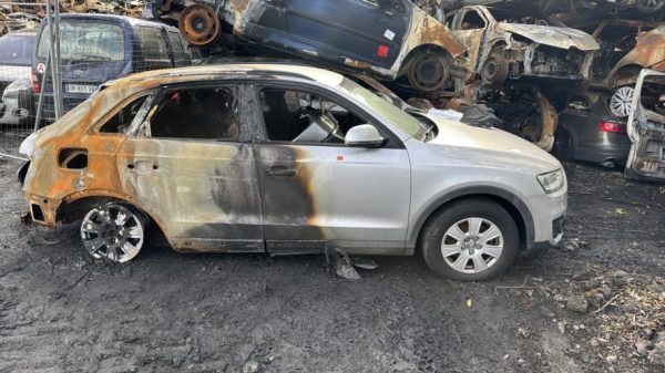 Pare boue arriere droit AUDI Q3 1 PHASE 1 Diesel - Image 4