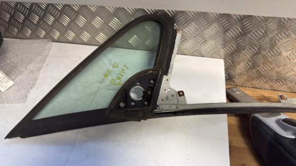 Custode avant droit (porte) PEUGEOT 307 PHASE 2 CABRIOLET Diesel - Image 1