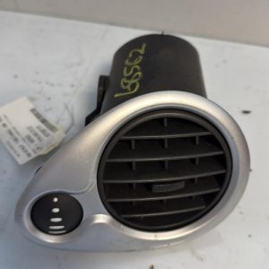 Aerateur tableau de bord avant droit RENAULT CLIO 3 PHASE 1 Diesel - Image 1