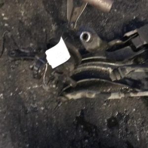 Moyeu avant gauche RENAULT CLIO 4 PHASE 2 Diesel - Image 1