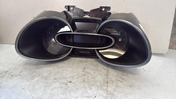 Compteur RENAULT CLIO 4 PHASE 2 Diesel - Image 2