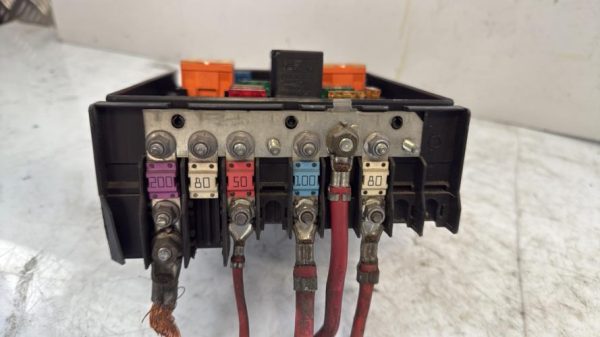 Porte fusible VOLKSWAGEN GOLF 5 Diesel - Image 3