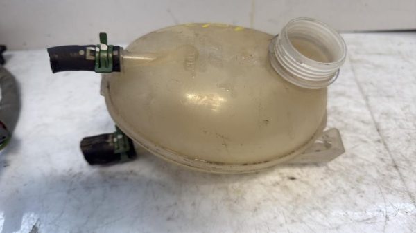 Vase d'expansion RENAULT CLIO 4 PHASE 2 Diesel - Image 3