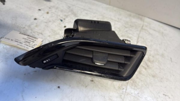 Aerateur tableau de bord avant droit PEUGEOT 208 1 PHASE 2 Essence - Image 3