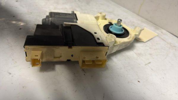 Moteur leve vitre avant droit PEUGEOT 307 PHASE 2 Diesel - Image 3
