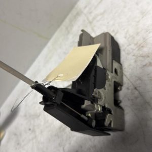 Serrure avant droit PEUGEOT 307 PHASE 2 Diesel - Image 1