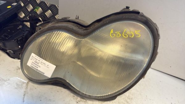 Optique avant principal gauche (feux)(phare) MERCEDES CLASSE C 203 PHASE 1 Diesel - Image 3