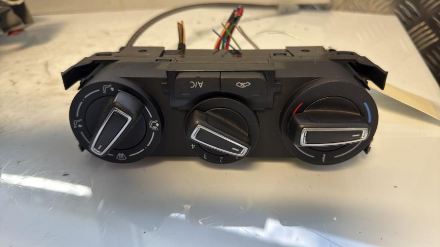 Commande chauffage VOLKSWAGEN POLO 5 PHASE 2 Diesel - Image 1