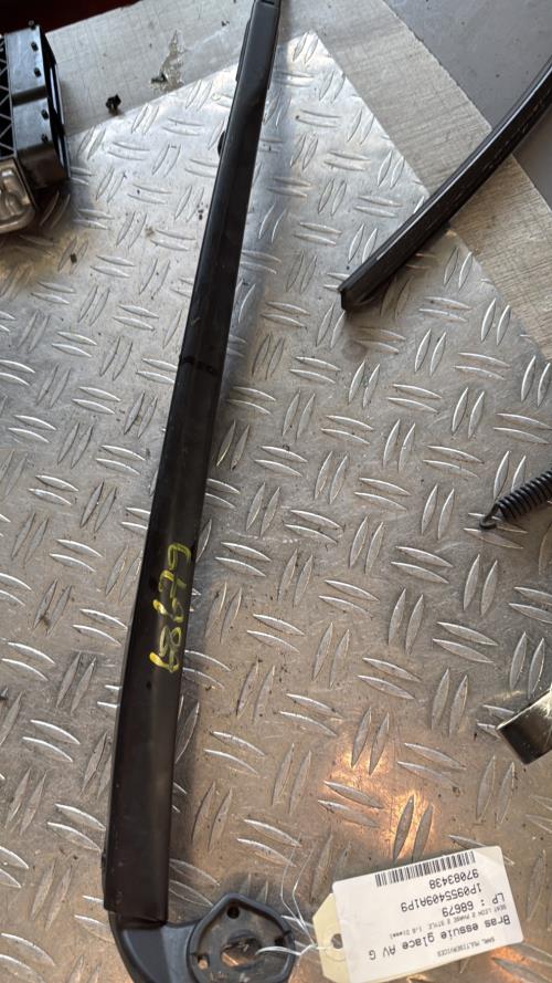 Bras essuie glace avant gauche SEAT LEON 2 PHASE 2 Diesel - Image 1
