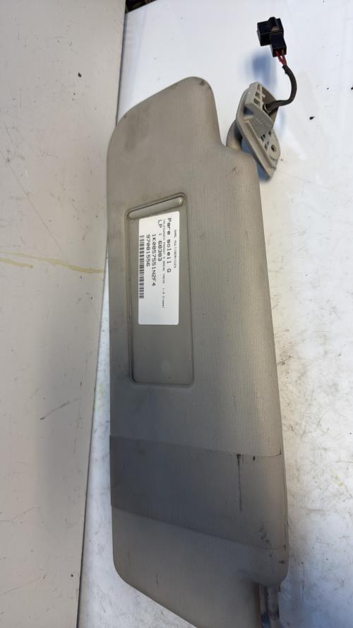 Pare soleil gauche VOLKSWAGEN PASSAT 5 BREAK Diesel - Image 1