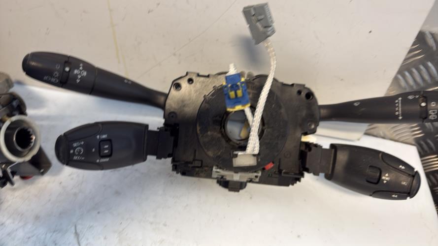 Com (Bloc Contacteur Tournant+Commodo Essuie Glace+Commodo Phare) CITROEN BERLINGO 2 PHASE 1 Diesel - Image 1