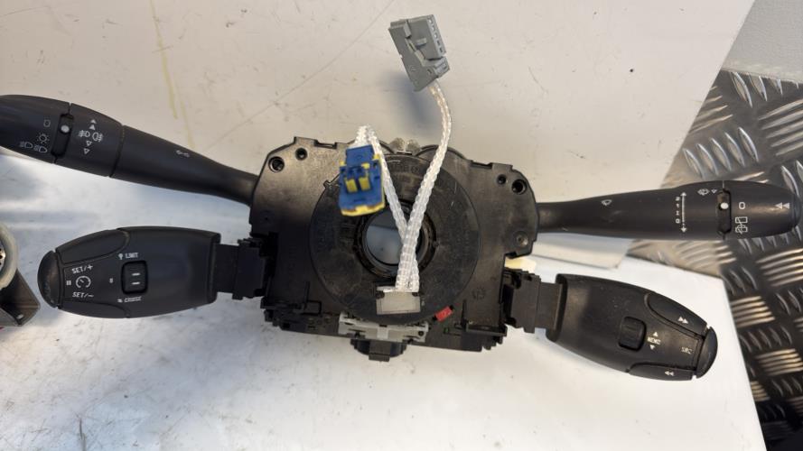 Com (Bloc Contacteur Tournant+Commodo Essuie Glace+Commodo Phare) CITROEN BERLINGO 2 PHASE 1 Diesel - Image 4