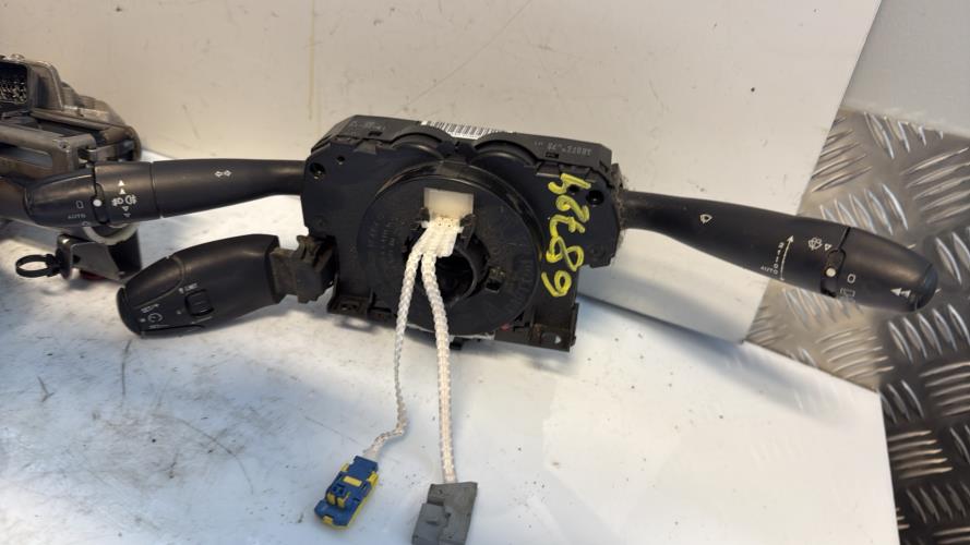 Com (Bloc Contacteur Tournant+Commodo Essuie Glace+Commodo Phare) PEUGEOT 207 PHASE 1 Diesel - Image 2