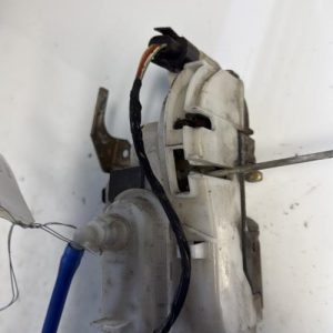Serrure avant droit VOLKSWAGEN POLO 3 PHASE 2 Essence - Image 1