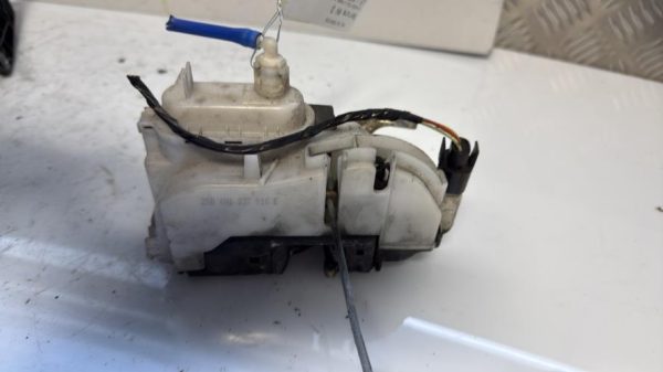 Serrure avant droit VOLKSWAGEN POLO 3 PHASE 2 Essence - Image 2
