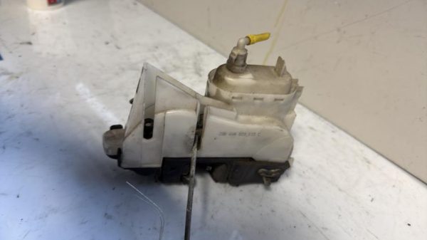 Serrure arriere gauche VOLKSWAGEN POLO 3 PHASE 2 Essence - Image 1