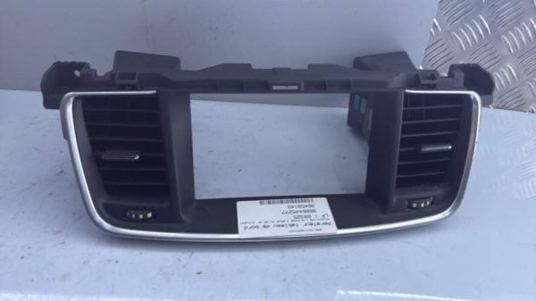 Aerateur tableau de bord PEUGEOT 508 1 SW PHASE 2 BREAK Diesel - Image 3