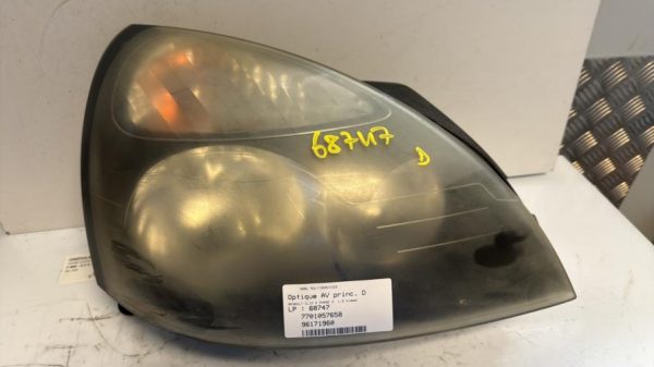 Optique avant principal droit (feux)(phare) RENAULT CLIO 2 PHASE 2 Diesel - Image 1