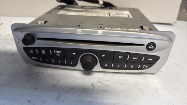 Autoradio d'origine RENAULT MEGANE 3 PHASE 1 COUPE Diesel - Image 3