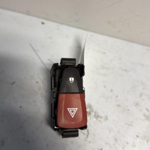 Bouton de warning RENAULT MEGANE 3 PHASE 1 COUPE Diesel - Image 1