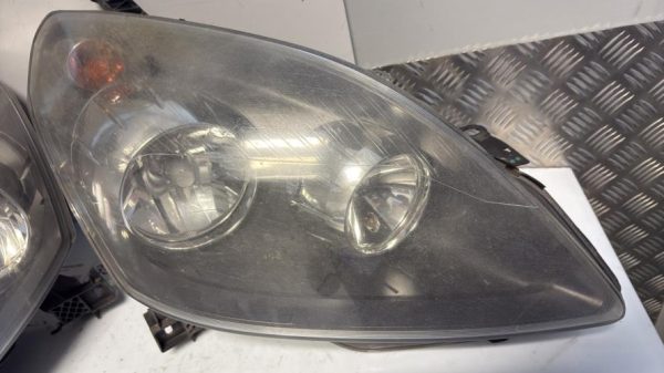 Optique avant principal droit (feux)(phare) OPEL ZAFIRA B PHASE 1 Diesel - Image 2