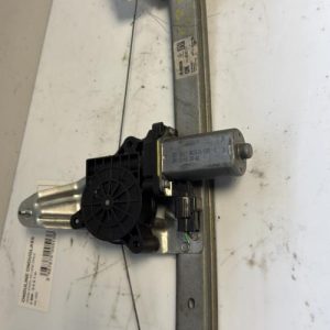 Leve vitre electrique arriere droit DACIA SANDERO 2 PHASE 2 Diesel - Image 1