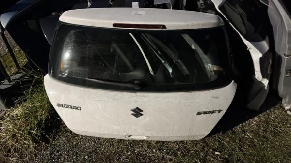 Malle/Hayon arriere SUZUKI SWIFT 3 Diesel - Image 3