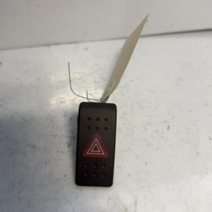 Bouton de warning SUZUKI SWIFT 3 Essence - Image 1